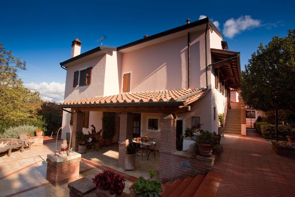 Agriturismo Podere Santa Rita Montescudaio Exterior foto